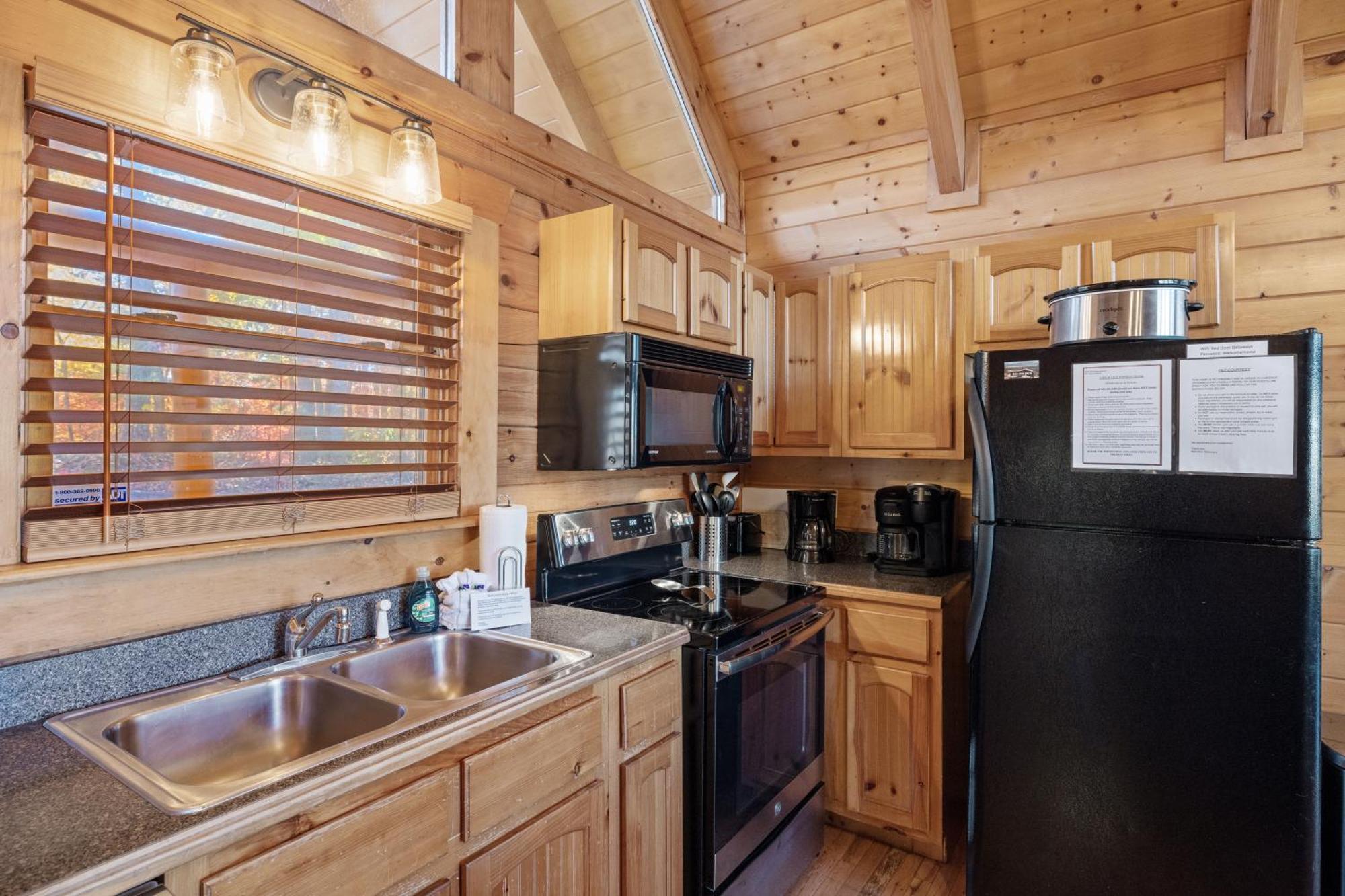 Moonlight Obsession A Dog Friendly 2 Bd 2 Bath Log Cabin Located 5 Miles From Downtown Gatlinburg Vila Exterior foto