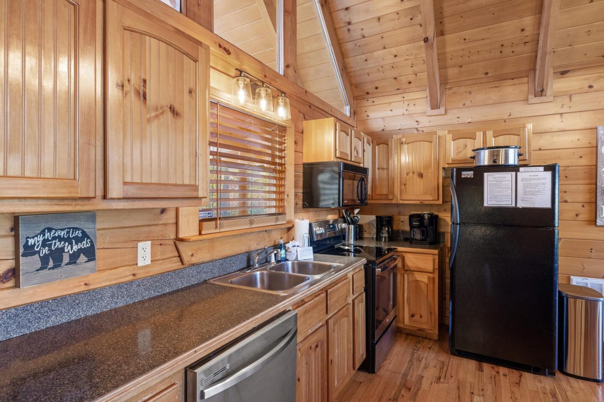 Moonlight Obsession A Dog Friendly 2 Bd 2 Bath Log Cabin Located 5 Miles From Downtown Gatlinburg Vila Exterior foto