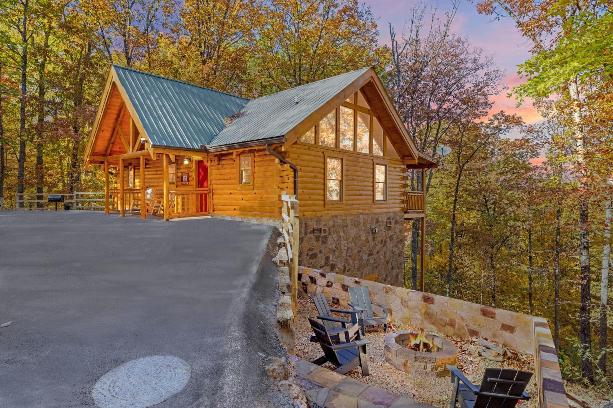 Moonlight Obsession A Dog Friendly 2 Bd 2 Bath Log Cabin Located 5 Miles From Downtown Gatlinburg Vila Exterior foto